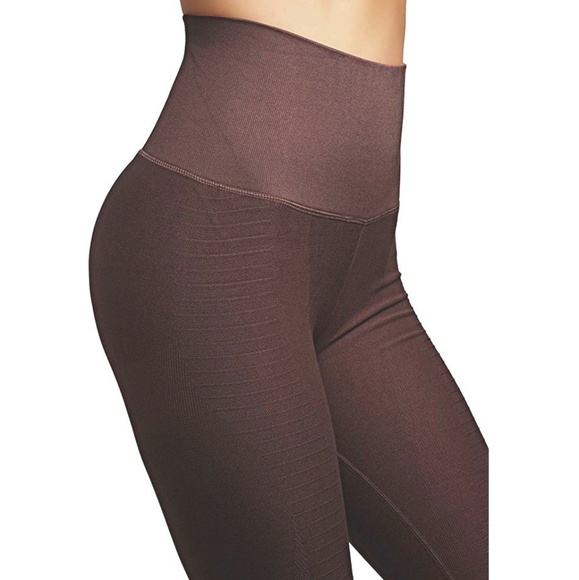 CODEFIT Generation High compression capri leggings - Picture 4 of 4
